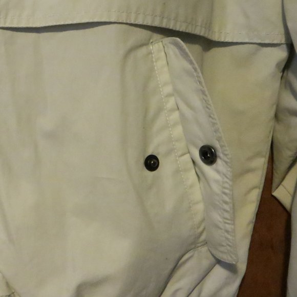 London Fog Men's Lightweight Jacket Ivory With Navy Blue Color Size Large Reg - Picture 8 of 10